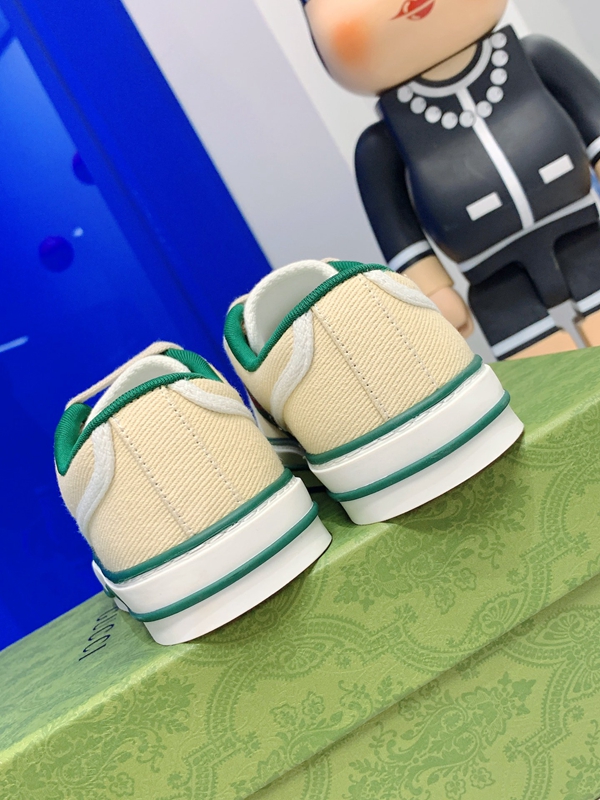 グッチ靴全体デザイン